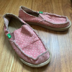 Pink Sanuks!